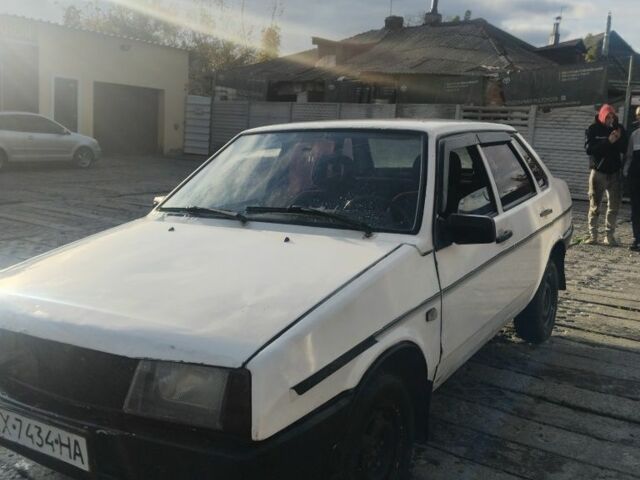 Белый ВАЗ 21099, объемом двигателя 1.5 л и пробегом 15 тыс. км за 725 $, фото 5 на Automoto.ua