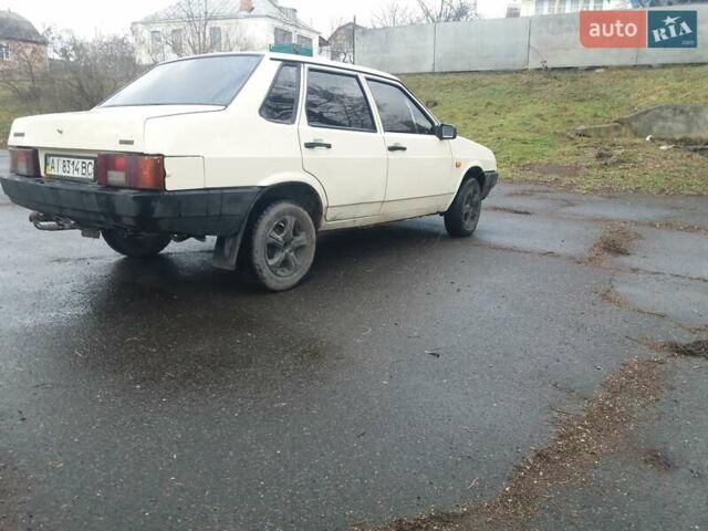 Белый ВАЗ 21099, объемом двигателя 1.5 л и пробегом 150 тыс. км за 1326 $, фото 2 на Automoto.ua