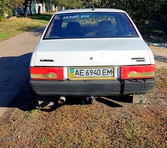 Белый ВАЗ 21099, объемом двигателя 1.5 л и пробегом 145 тыс. км за 1000 $, фото 1 на Automoto.ua