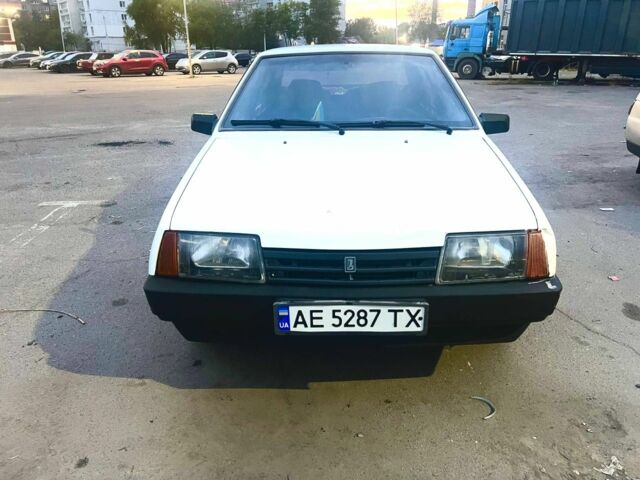 Белый ВАЗ 21099, объемом двигателя 1.5 л и пробегом 200 тыс. км за 1350 $, фото 3 на Automoto.ua