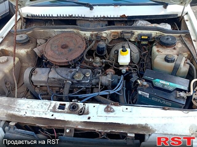 Белый ВАЗ 21099, объемом двигателя 1.5 л и пробегом 200 тыс. км за 1300 $, фото 1 на Automoto.ua