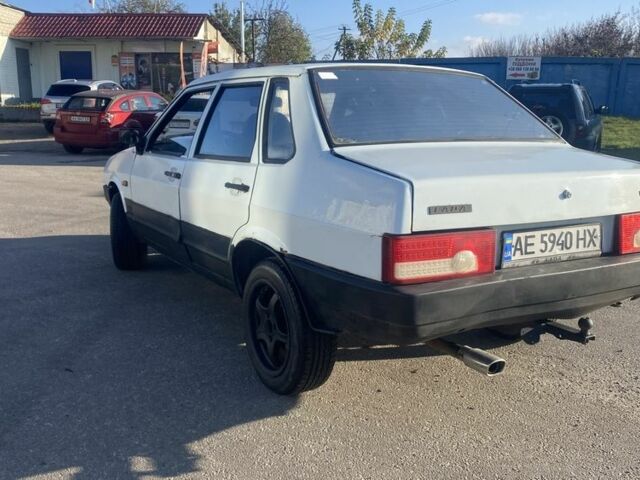 Белый ВАЗ 21099, объемом двигателя 1.5 л и пробегом 178 тыс. км за 750 $, фото 2 на Automoto.ua