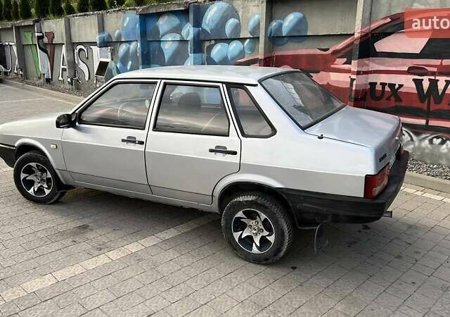 Белый ВАЗ 21099, объемом двигателя 1.5 л и пробегом 130 тыс. км за 1300 $, фото 11 на Automoto.ua