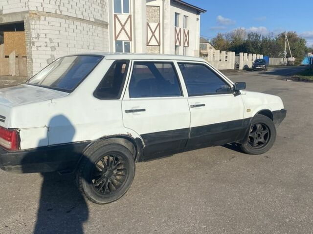 Белый ВАЗ 21099, объемом двигателя 1.5 л и пробегом 178 тыс. км за 750 $, фото 3 на Automoto.ua