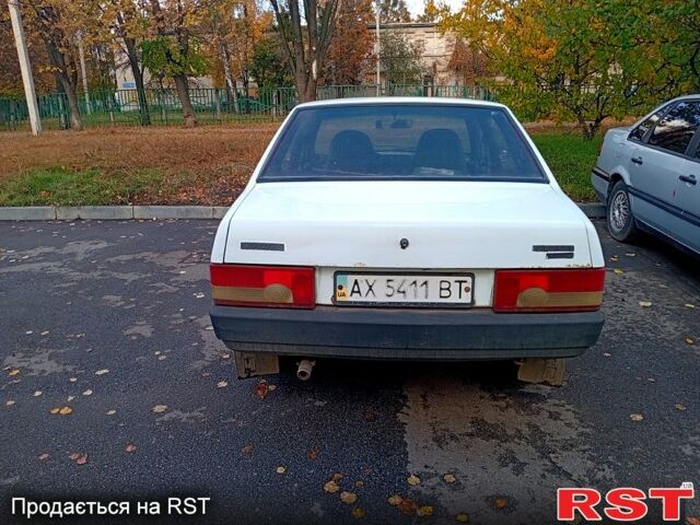 Белый ВАЗ 21099, объемом двигателя 1.5 л и пробегом 200 тыс. км за 1300 $, фото 4 на Automoto.ua