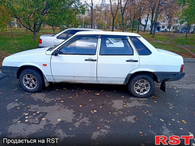 Белый ВАЗ 21099, объемом двигателя 1.5 л и пробегом 200 тыс. км за 1300 $, фото 5 на Automoto.ua