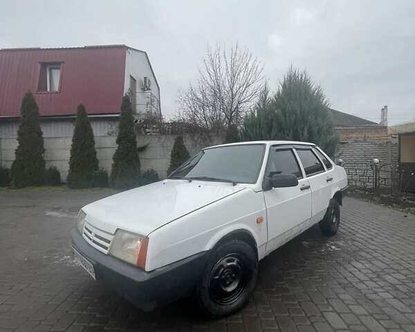 Белый ВАЗ 21099, объемом двигателя 1.6 л и пробегом 250 тыс. км за 950 $, фото 1 на Automoto.ua