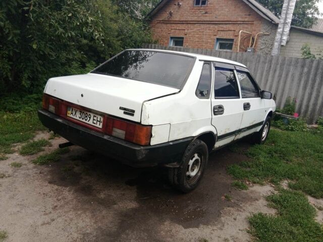 Белый ВАЗ 21099, объемом двигателя 1.5 л и пробегом 777 тыс. км за 600 $, фото 1 на Automoto.ua