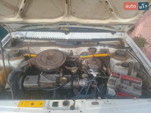 Белый ВАЗ 21099, объемом двигателя 1.5 л и пробегом 287 тыс. км за 1307 $, фото 2 на Automoto.ua