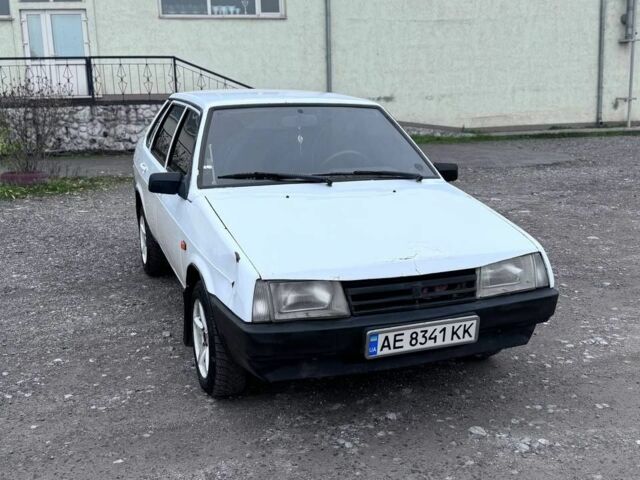 Белый ВАЗ 21099, объемом двигателя 1.5 л и пробегом 97 тыс. км за 1050 $, фото 2 на Automoto.ua