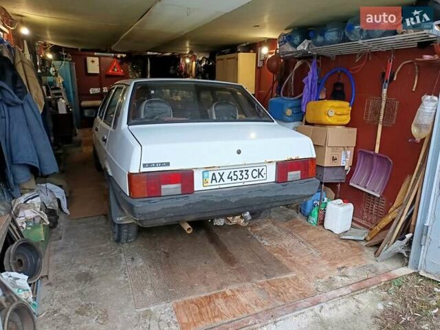 Белый ВАЗ 21099, объемом двигателя 1.5 л и пробегом 300 тыс. км за 900 $, фото 1 на Automoto.ua