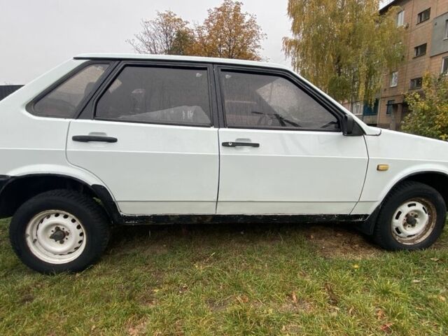 Белый ВАЗ 21099, объемом двигателя 1.5 л и пробегом 3 тыс. км за 888 $, фото 4 на Automoto.ua