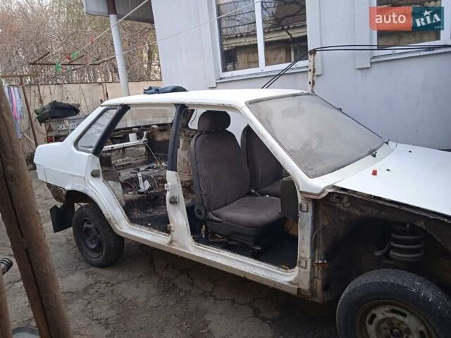 Белый ВАЗ 21099, объемом двигателя 1.5 л и пробегом 200 тыс. км за 600 $, фото 5 на Automoto.ua