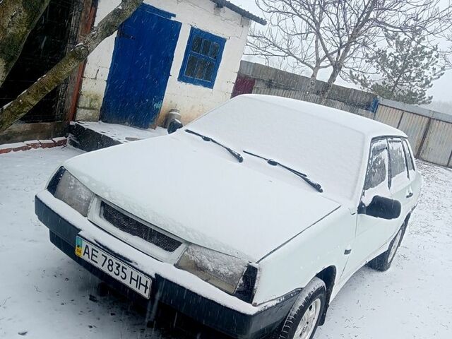 Білий ВАЗ 21099, об'ємом двигуна 1.5 л та пробігом 175 тис. км за 1200 $, фото 5 на Automoto.ua
