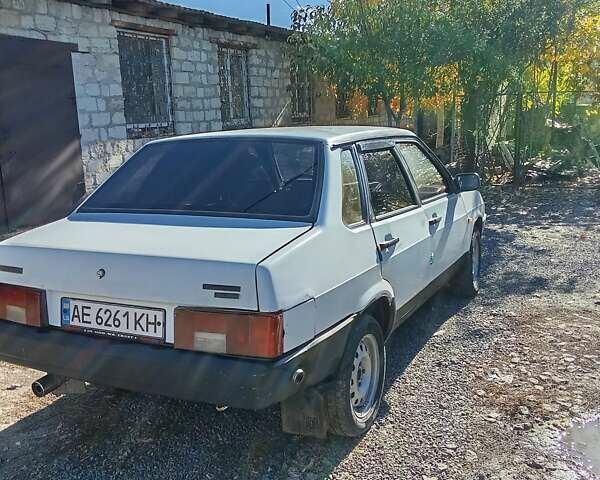 ВАЗ 21099 2000 в Николаеве на Automoto.ua Белый ВАЗ 21099, объемом двигателя 1.5 л и пробегом 189 тыс. км за 900 $, фото 6 на Automoto.ua