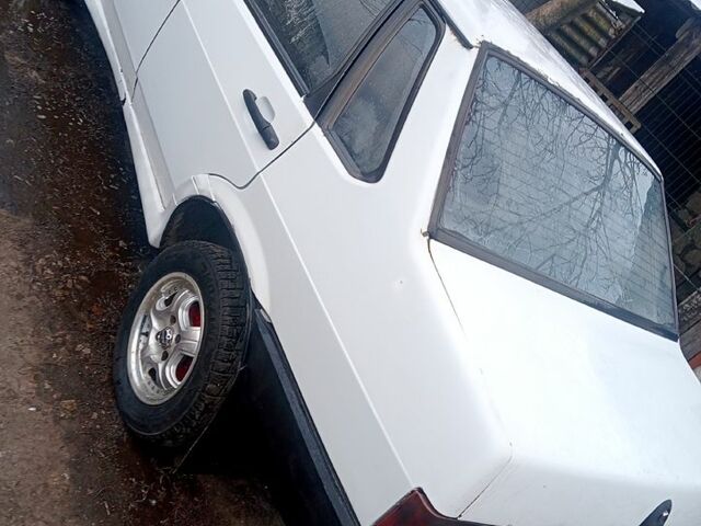 Білий ВАЗ 21099, об'ємом двигуна 1.5 л та пробігом 175 тис. км за 1200 $, фото 3 на Automoto.ua