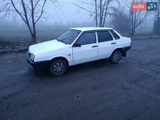 Белый ВАЗ 21099, объемом двигателя 1.5 л и пробегом 100 тыс. км за 1350 $, фото 7 на Automoto.ua