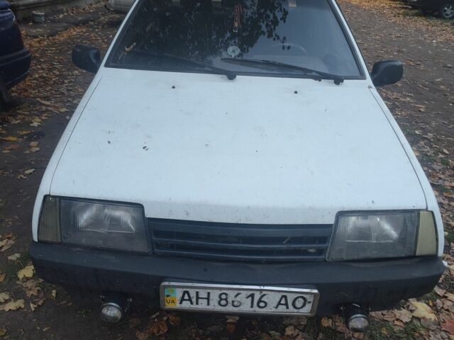 Белый ВАЗ 21099, объемом двигателя 1.5 л и пробегом 195 тыс. км за 1079 $, фото 3 на Automoto.ua