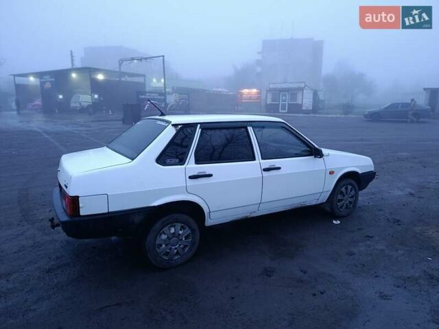 Белый ВАЗ 21099, объемом двигателя 1.5 л и пробегом 100 тыс. км за 1350 $, фото 4 на Automoto.ua