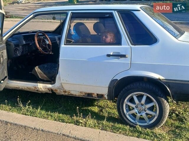 Белый ВАЗ 21099, объемом двигателя 1.46 л и пробегом 251 тыс. км за 502 $, фото 3 на Automoto.ua