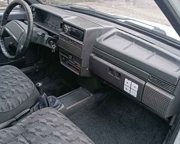 Белый ВАЗ 21099, объемом двигателя 1.5 л и пробегом 136 тыс. км за 1200 $, фото 12 на Automoto.ua