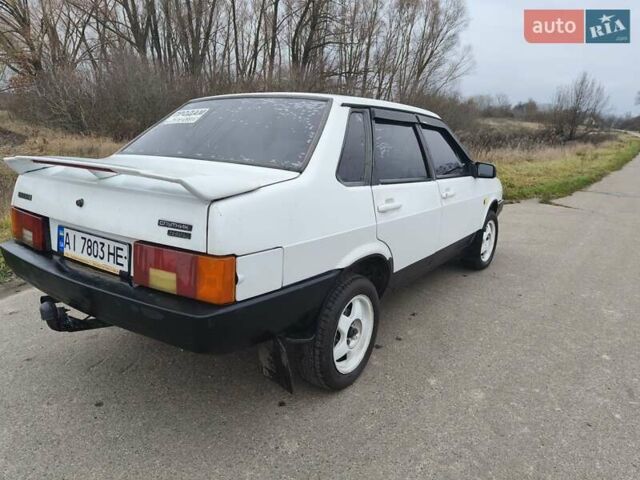 Белый ВАЗ 21099, объемом двигателя 1.5 л и пробегом 402 тыс. км за 1500 $, фото 3 на Automoto.ua