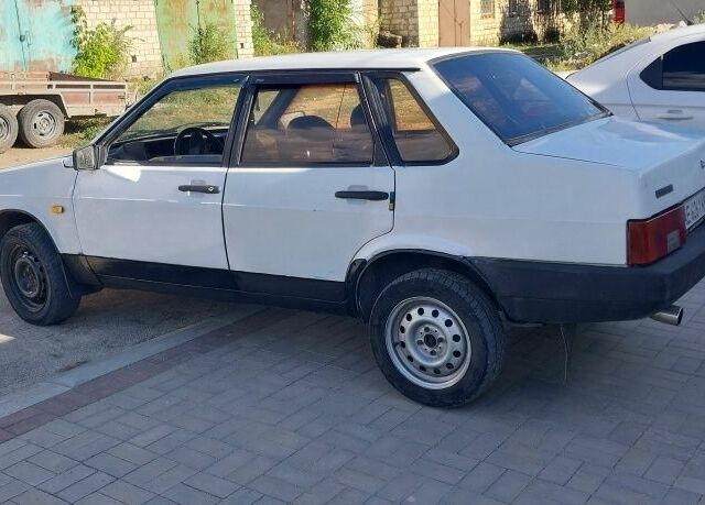 Белый ВАЗ 21099, объемом двигателя 1.5 л и пробегом 189 тыс. км за 950 $, фото 6 на Automoto.ua