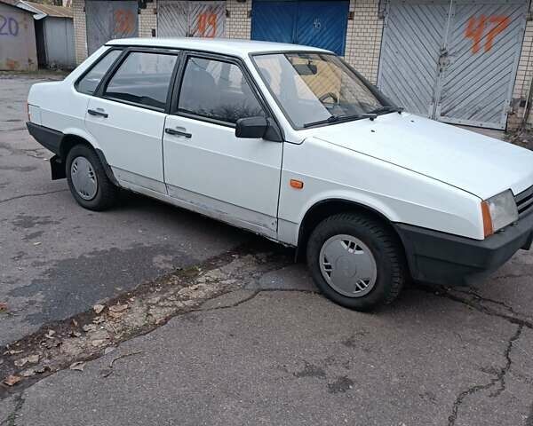 Белый ВАЗ 21099, объемом двигателя 1.5 л и пробегом 136 тыс. км за 1200 $, фото 2 на Automoto.ua