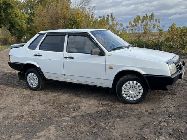 Белый ВАЗ 21099, объемом двигателя 1.5 л и пробегом 3 тыс. км за 1250 $, фото 4 на Automoto.ua
