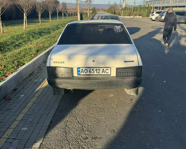 Белый ВАЗ 21099, объемом двигателя 1.5 л и пробегом 125 тыс. км за 1500 $, фото 3 на Automoto.ua