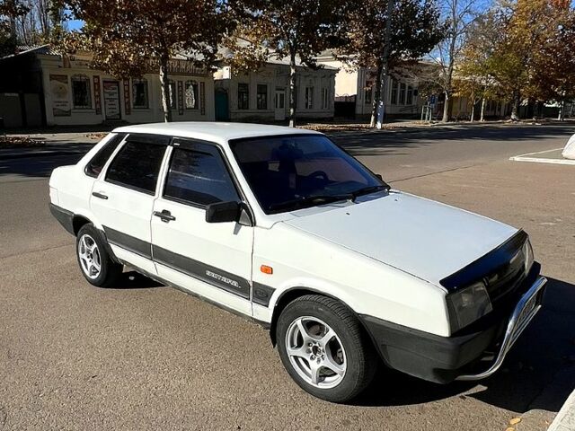 Білий ВАЗ 21099, об'ємом двигуна 1.5 л та пробігом 166 тис. км за 1350 $, фото 2 на Automoto.ua