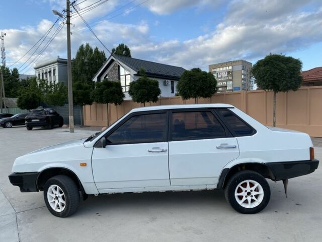 Белый ВАЗ 21099, объемом двигателя 1.5 л и пробегом 263 тыс. км за 1350 $, фото 7 на Automoto.ua
