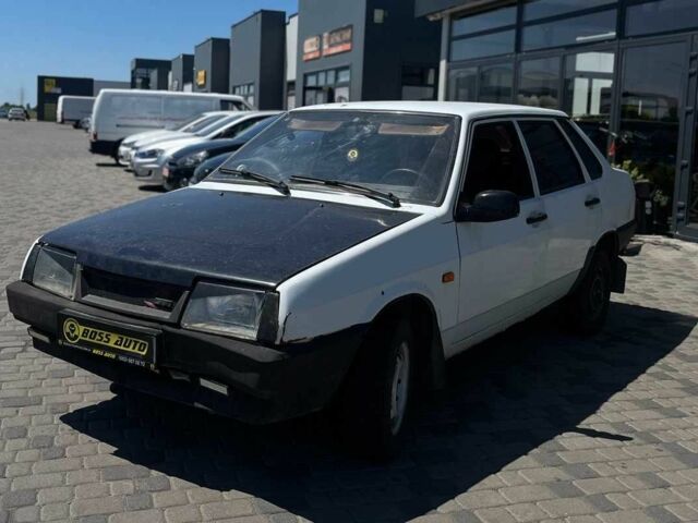 Белый ВАЗ 21099, объемом двигателя 1.5 л и пробегом 79 тыс. км за 999 $, фото 2 на Automoto.ua