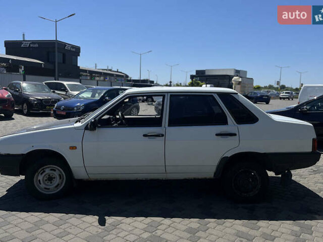Белый ВАЗ 21099, объемом двигателя 1.5 л и пробегом 79 тыс. км за 1200 $, фото 3 на Automoto.ua