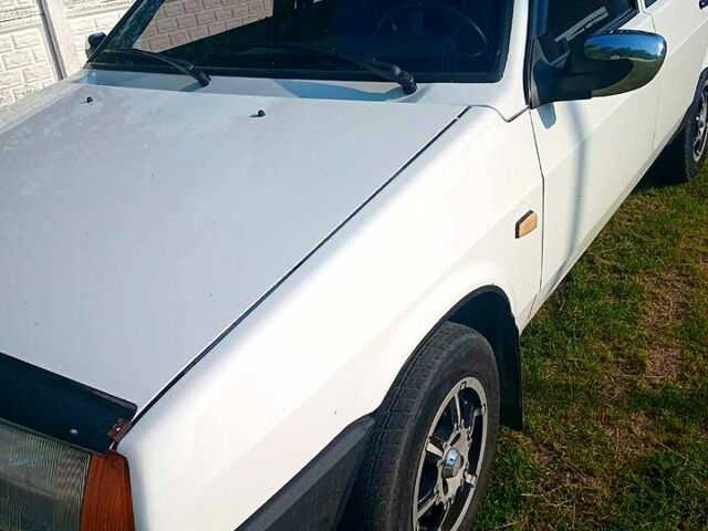 Білий ВАЗ 21099, об'ємом двигуна 1.5 л та пробігом 300 тис. км за 2200 $, фото 2 на Automoto.ua