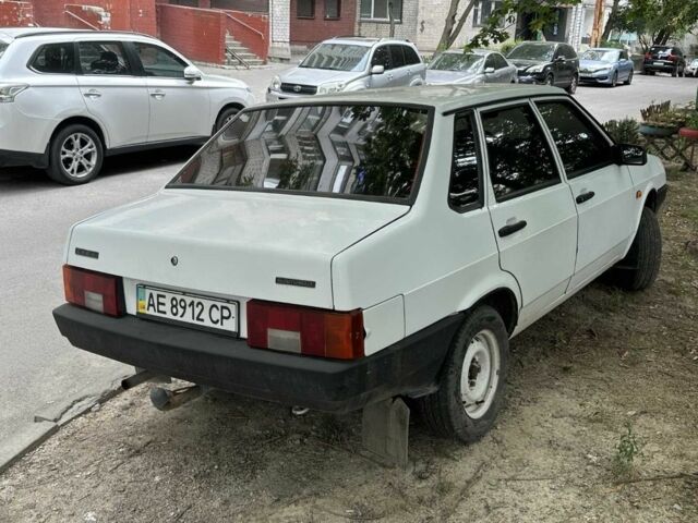 Белый ВАЗ 21099, объемом двигателя 1.6 л и пробегом 215 тыс. км за 1703 $, фото 1 на Automoto.ua