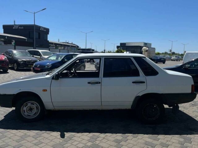Белый ВАЗ 21099, объемом двигателя 1.5 л и пробегом 79 тыс. км за 999 $, фото 3 на Automoto.ua