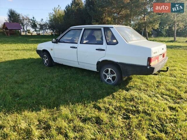 Білий ВАЗ 21099, об'ємом двигуна 1.5 л та пробігом 177 тис. км за 1550 $, фото 1 на Automoto.ua