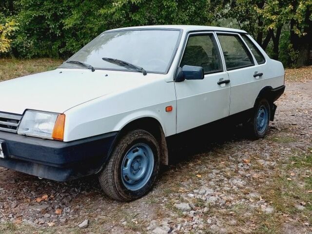 Білий ВАЗ 21099, об'ємом двигуна 0 л та пробігом 150 тис. км за 2000 $, фото 1 на Automoto.ua