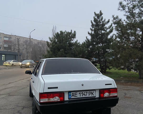 Белый ВАЗ 21099, объемом двигателя 1.6 л и пробегом 122 тыс. км за 1500 $, фото 4 на Automoto.ua