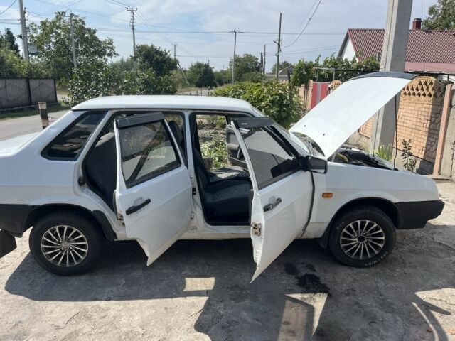 Белый ВАЗ 21099, объемом двигателя 1.6 л и пробегом 180 тыс. км за 1300 $, фото 5 на Automoto.ua