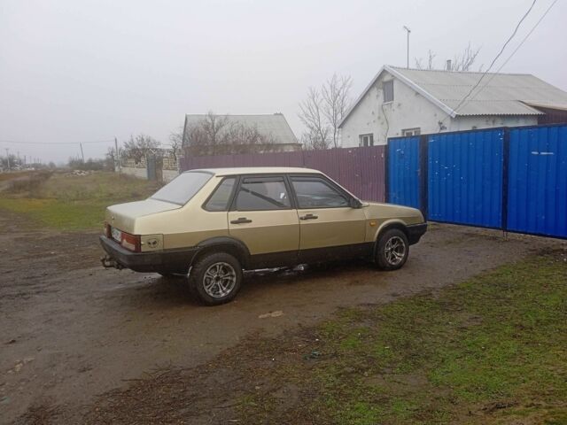 Бежевый ВАЗ 21099, объемом двигателя 1.5 л и пробегом 230 тыс. км за 1100 $, фото 1 на Automoto.ua