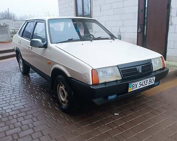 Бежевый ВАЗ 21099, объемом двигателя 1.5 л и пробегом 110 тыс. км за 1100 $, фото 6 на Automoto.ua