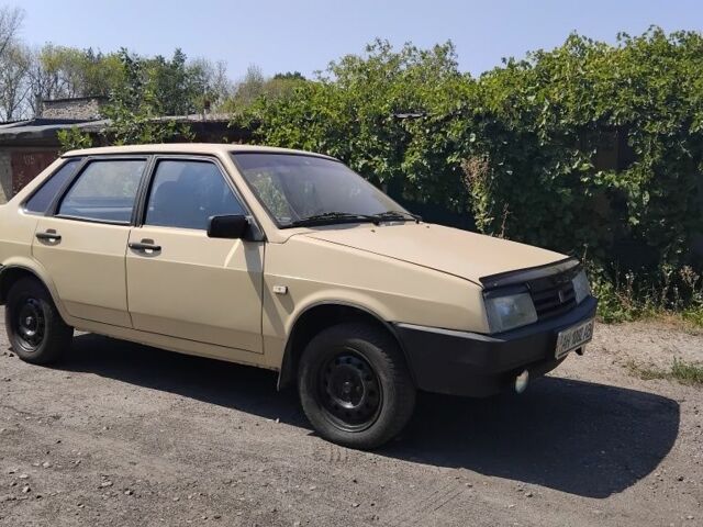 Бежевый ВАЗ 21099, объемом двигателя 1.3 л и пробегом 1000 тыс. км за 858 $, фото 1 на Automoto.ua