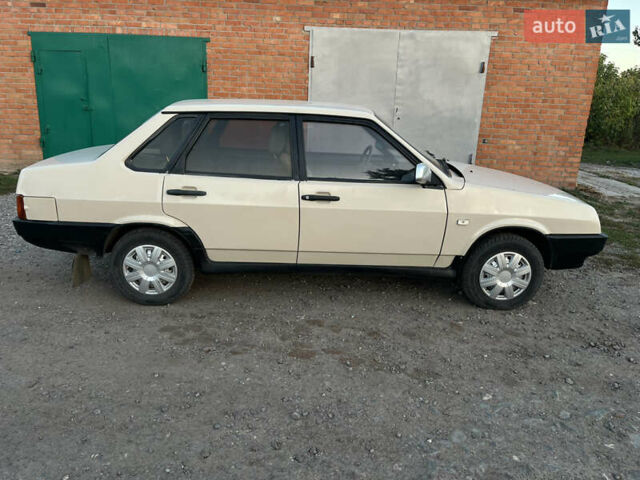 Бежевый ВАЗ 21099, объемом двигателя 1.3 л и пробегом 160 тыс. км за 1600 $, фото 2 на Automoto.ua
