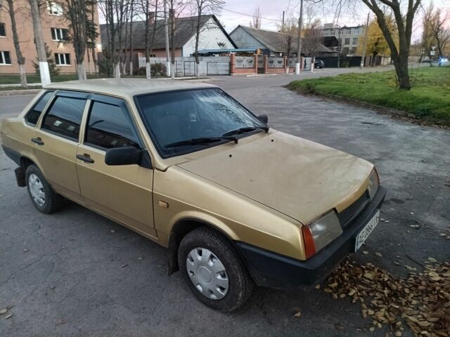 Бежевый ВАЗ 21099, объемом двигателя 1.5 л и пробегом 92 тыс. км за 1191 $, фото 2 на Automoto.ua