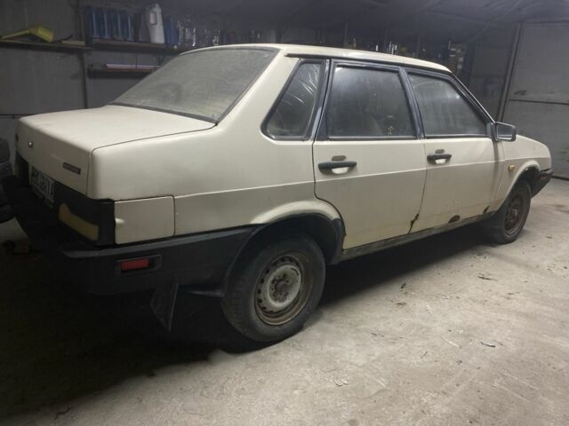 Бежевый ВАЗ 21099, объемом двигателя 1.5 л и пробегом 300 тыс. км за 999 $, фото 1 на Automoto.ua