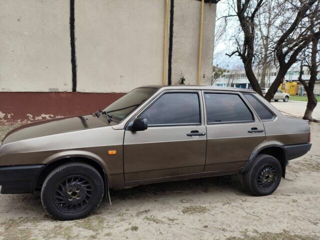 Бежевый ВАЗ 21099, объемом двигателя 1.5 л и пробегом 250 тыс. км за 1500 $, фото 2 на Automoto.ua