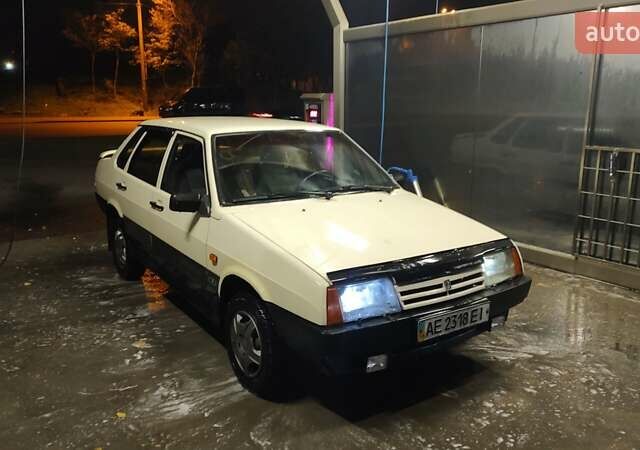 Бежевый ВАЗ 21099, объемом двигателя 1.5 л и пробегом 100 тыс. км за 1500 $, фото 3 на Automoto.ua