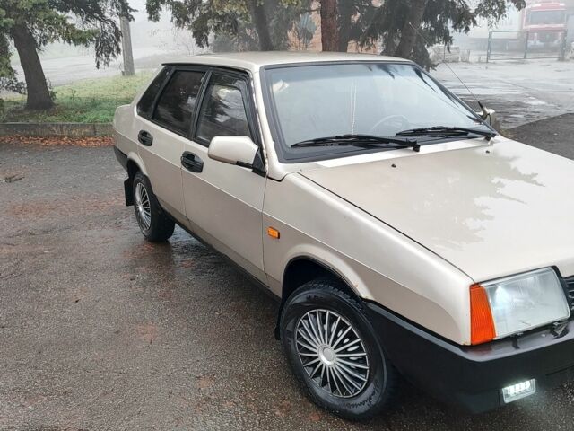 Бежевый ВАЗ 21099, объемом двигателя 0 л и пробегом 200 тыс. км за 1400 $, фото 2 на Automoto.ua